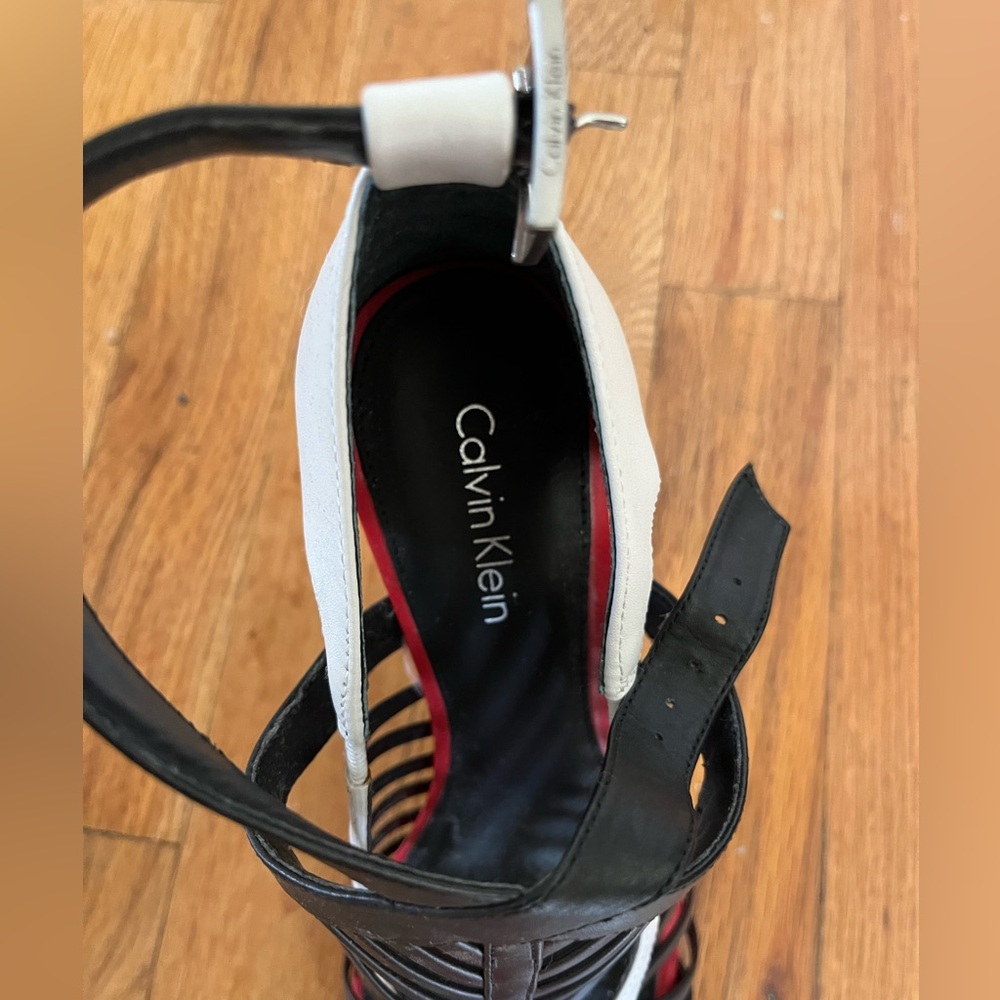 Like new strappy high heeled sandals - Picture 2 of 4